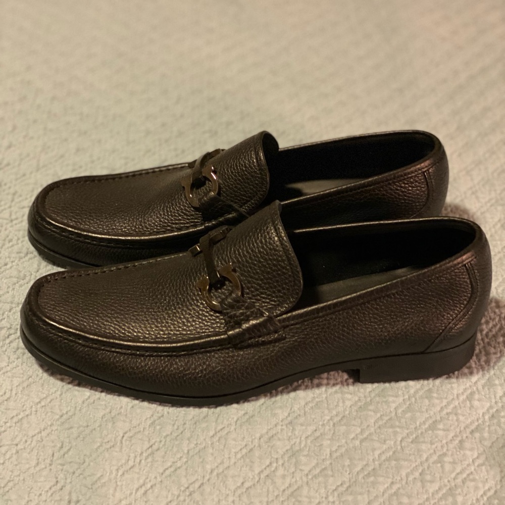 BRAND NEW MENS FERRAGAMO SIZE 10 MOCCASIN WITH GANCINI ORNAMENT